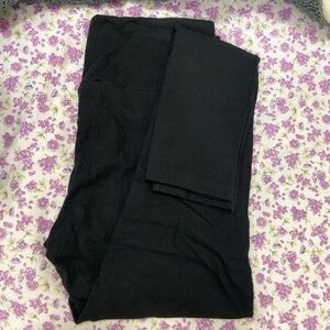 Forever 21 black leggings